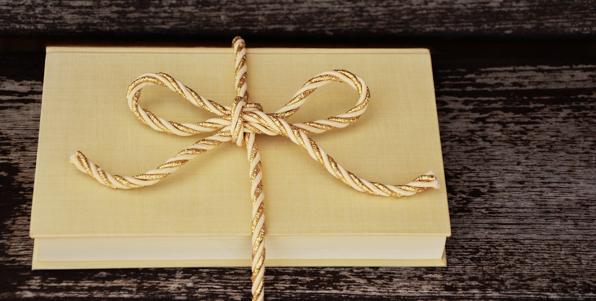 Buch Kordel Geschenk