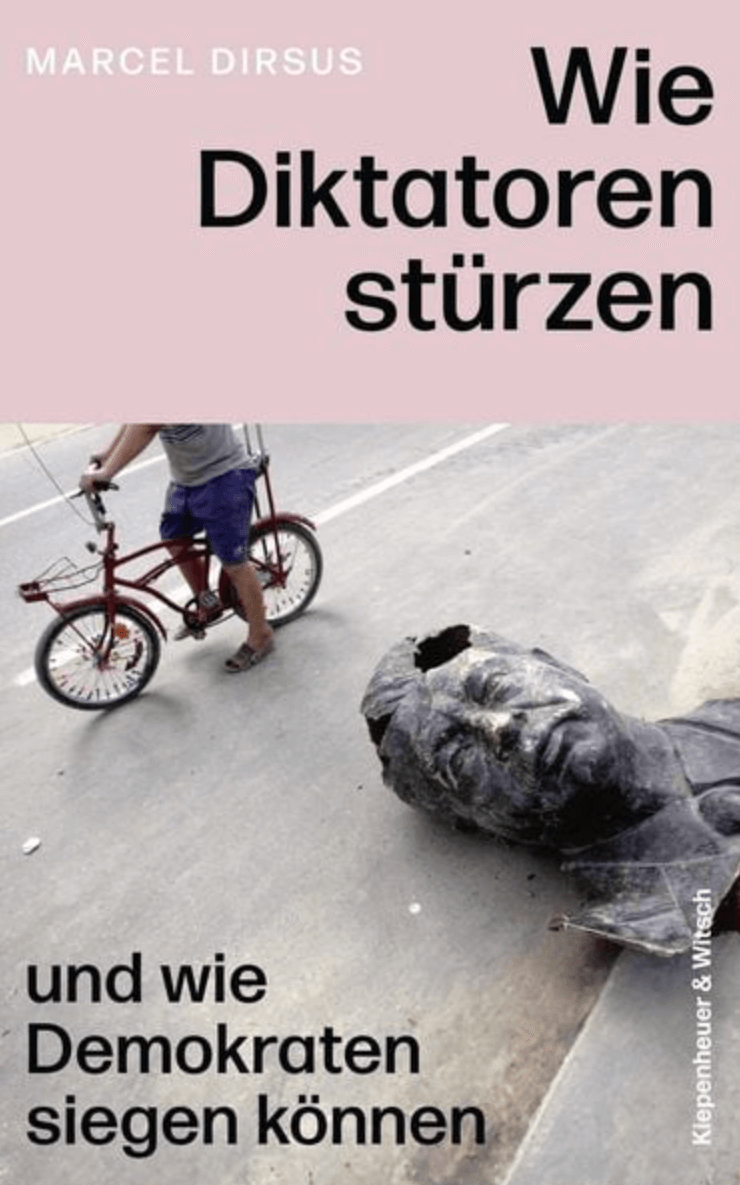 Buchcover Stalin Kopf einer Statue Kinderfahrrad